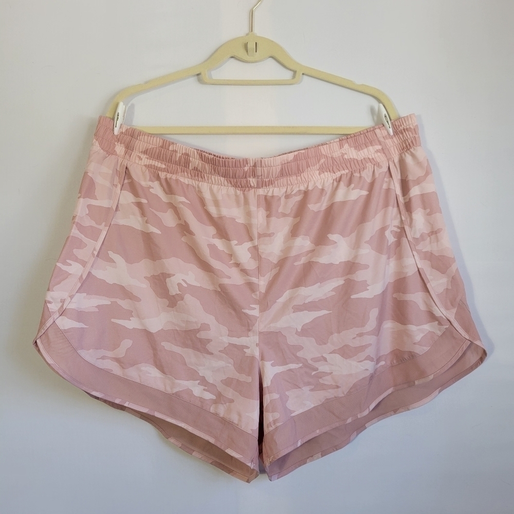 Athleta 2x camo shorts - Picture 2 of 10